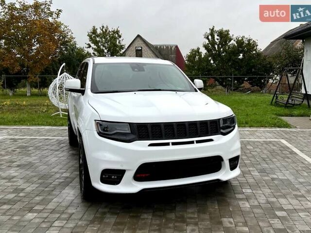 Джип Гранд Чероки 2020 в Луцке на Automoto.ua Белый Джип Гранд Чероки, объемом двигателя 5.65 л и пробегом 81 тыс. км за 29500 $, фото 35 на Automoto.ua