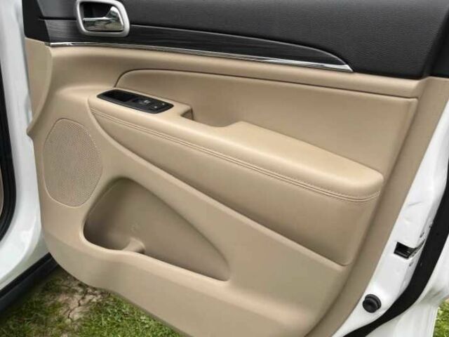 Білий Джип Grand Cherokee, об'ємом двигуна 3.6 л та пробігом 28 тис. км за 15800 $, фото 10 на Automoto.ua