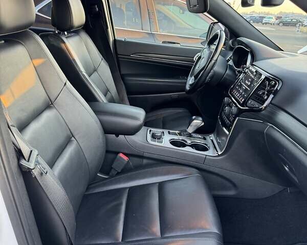 Белый Джип Гранд Чероки, объемом двигателя 3.6 л и пробегом 87 тыс. км за 26000 $, фото 11 на Automoto.ua