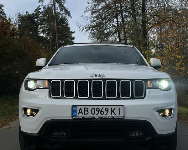Білий Джип Grand Cherokee, об'ємом двигуна 3.6 л та пробігом 71 тис. км за 21900 $, фото 1 на Automoto.ua