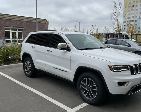 Білий Джип Grand Cherokee, об'ємом двигуна 3.6 л та пробігом 67 тис. км за 29999 $, фото 1 на Automoto.ua