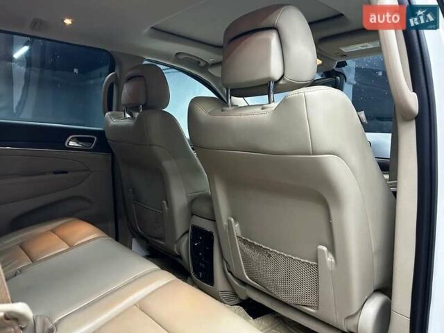 Білий Джип Grand Cherokee, об'ємом двигуна 3.6 л та пробігом 121 тис. км за 25700 $, фото 6 на Automoto.ua