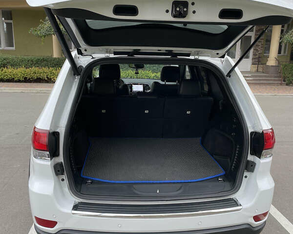 Білий Джип Grand Cherokee, об'ємом двигуна 3.6 л та пробігом 67 тис. км за 29999 $, фото 4 на Automoto.ua