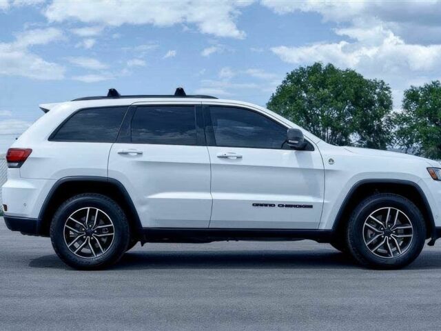 Білий Джип Grand Cherokee, об'ємом двигуна 5.7 л та пробігом 40 тис. км за 16000 $, фото 3 на Automoto.ua
