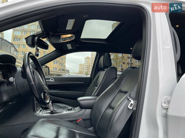 Білий Джип Grand Cherokee, об'ємом двигуна 3.6 л та пробігом 67 тис. км за 29999 $, фото 11 на Automoto.ua