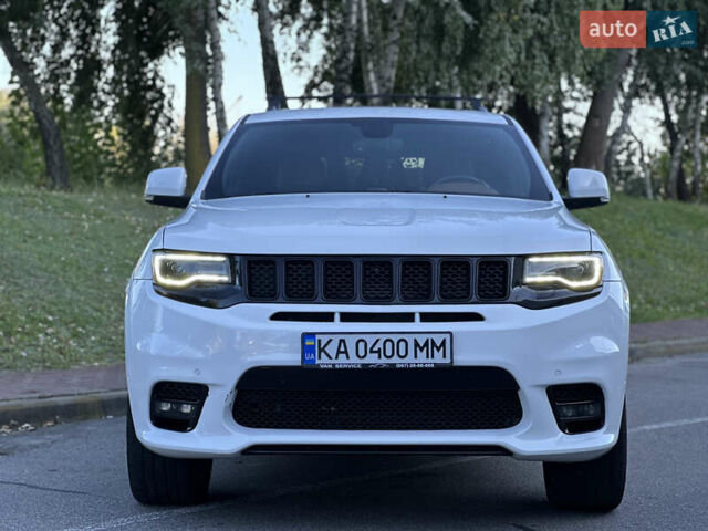 Білий Джип Grand Cherokee, об'ємом двигуна 5.65 л та пробігом 43 тис. км за 38500 $, фото 5 на Automoto.ua