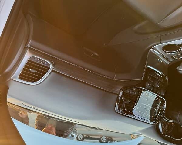 Белый Джип Гранд Чероки, объемом двигателя 3.6 л и пробегом 87 тыс. км за 26000 $, фото 12 на Automoto.ua