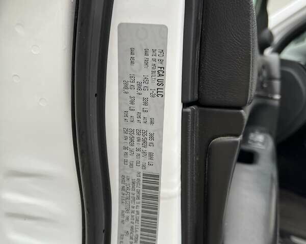 Джип Гранд Чероки 2020 в Луцке на Automoto.ua Белый Джип Гранд Чероки, объемом двигателя 5.65 л и пробегом 81 тыс. км за 29500 $, фото 51 на Automoto.ua