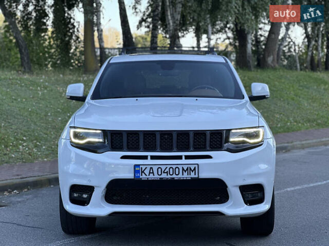 Білий Джип Grand Cherokee, об'ємом двигуна 5.65 л та пробігом 43 тис. км за 38500 $, фото 6 на Automoto.ua