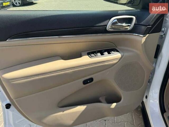 Білий Джип Grand Cherokee, об'ємом двигуна 3.6 л та пробігом 120 тис. км за 27700 $, фото 7 на Automoto.ua