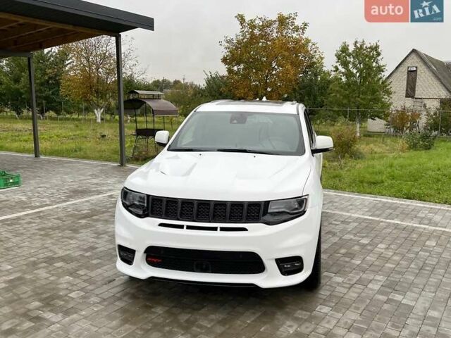 Джип Гранд Чероки 2020 в Луцке на Automoto.ua Белый Джип Гранд Чероки, объемом двигателя 5.65 л и пробегом 81 тыс. км за 29500 $, фото 7 на Automoto.ua