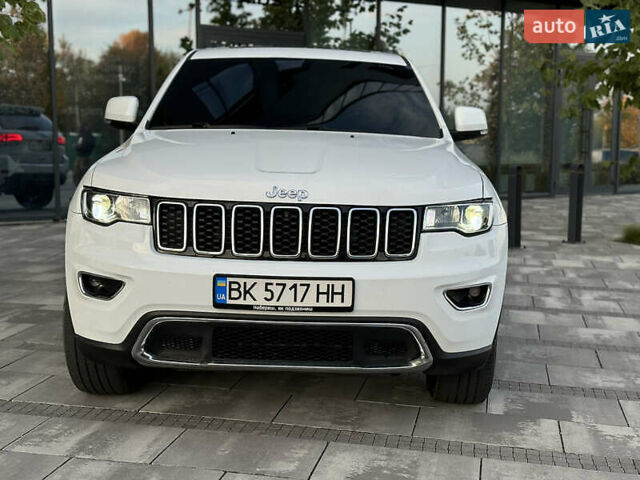 Білий Джип Grand Cherokee, об'ємом двигуна 3.6 л та пробігом 47 тис. км за 18500 $, фото 1 на Automoto.ua
