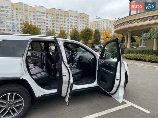 Білий Джип Grand Cherokee, об'ємом двигуна 3.6 л та пробігом 67 тис. км за 29999 $, фото 10 на Automoto.ua