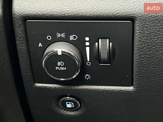 Білий Джип Grand Cherokee, об'ємом двигуна 3.6 л та пробігом 111 тис. км за 25500 $, фото 17 на Automoto.ua