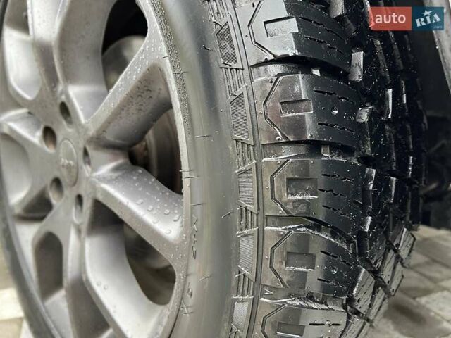 Джип Гранд Чероки 2020 в Луцке на Automoto.ua Белый Джип Гранд Чероки, объемом двигателя 5.65 л и пробегом 81 тыс. км за 29500 $, фото 49 на Automoto.ua