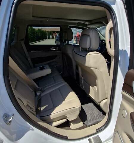 Джип Гранд Чероки 2020 в Мироновке на Automoto.ua Белый Джип Гранд Чероки, объемом двигателя 3.61 л и пробегом 68 тыс. км за 32000 $, фото 9 на Automoto.ua