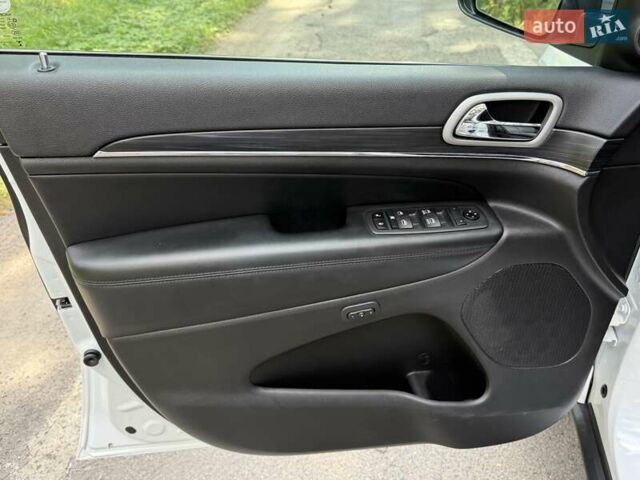 Білий Джип Grand Cherokee, об'ємом двигуна 3.6 л та пробігом 59 тис. км за 24500 $, фото 8 на Automoto.ua