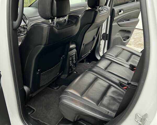 Джип Гранд Чероки 2020 в Луцке на Automoto.ua Белый Джип Гранд Чероки, объемом двигателя 5.65 л и пробегом 81 тыс. км за 29500 $, фото 57 на Automoto.ua