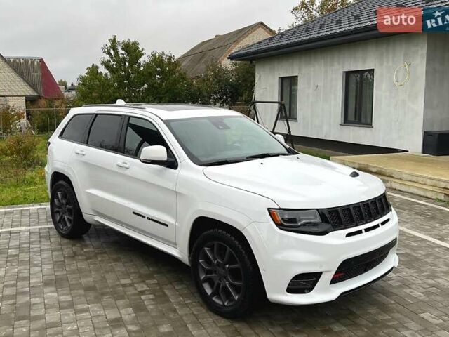 Джип Гранд Чероки 2020 в Луцке на Automoto.ua Белый Джип Гранд Чероки, объемом двигателя 5.65 л и пробегом 81 тыс. км за 29500 $, фото 32 на Automoto.ua