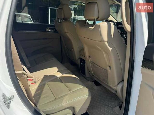 Білий Джип Grand Cherokee, об'ємом двигуна 3.6 л та пробігом 120 тис. км за 27700 $, фото 13 на Automoto.ua