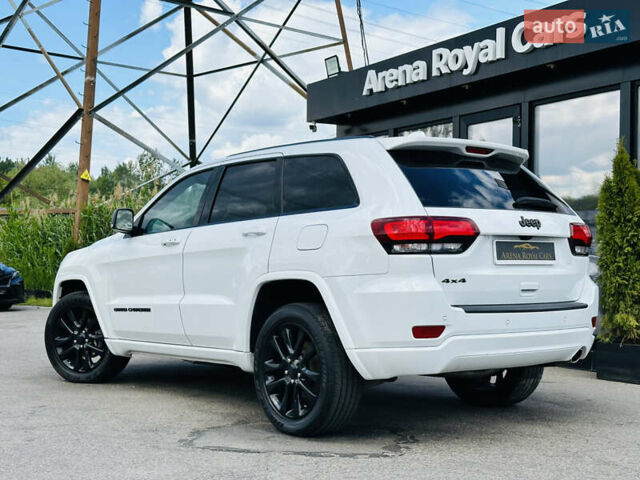 Білий Джип Grand Cherokee, об'ємом двигуна 3.6 л та пробігом 70 тис. км за 27800 $, фото 3 на Automoto.ua
