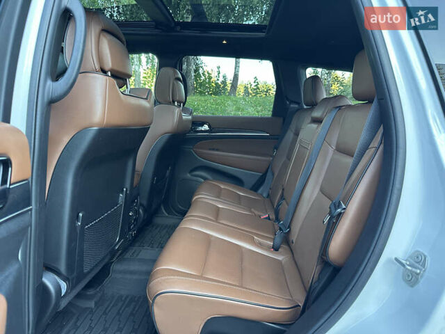 Джип Гранд Чероки 2020 в Киеве на Automoto.ua Белый Джип Гранд Чероки, объемом двигателя 5.7 л и пробегом 43 тыс. км за 35999 $, фото 37 на Automoto.ua