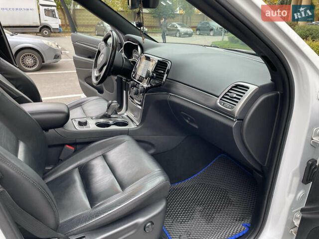 Білий Джип Grand Cherokee, об'ємом двигуна 3.6 л та пробігом 67 тис. км за 29999 $, фото 6 на Automoto.ua