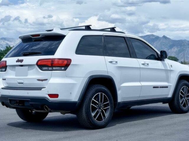 Білий Джип Grand Cherokee, об'ємом двигуна 5.7 л та пробігом 40 тис. км за 16000 $, фото 6 на Automoto.ua
