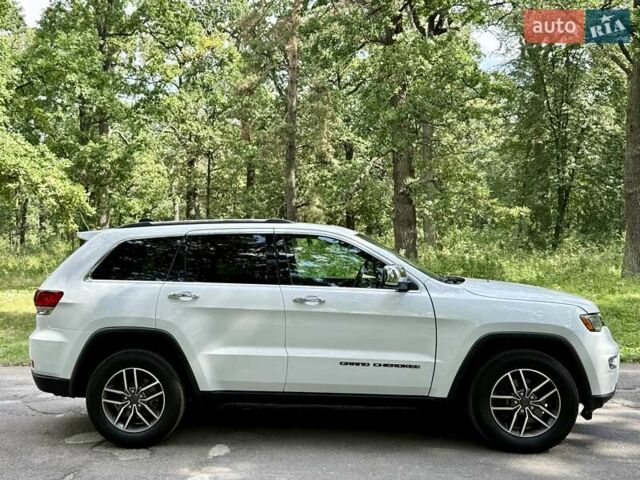 Білий Джип Grand Cherokee, об'ємом двигуна 3.6 л та пробігом 59 тис. км за 26500 $, фото 3 на Automoto.ua