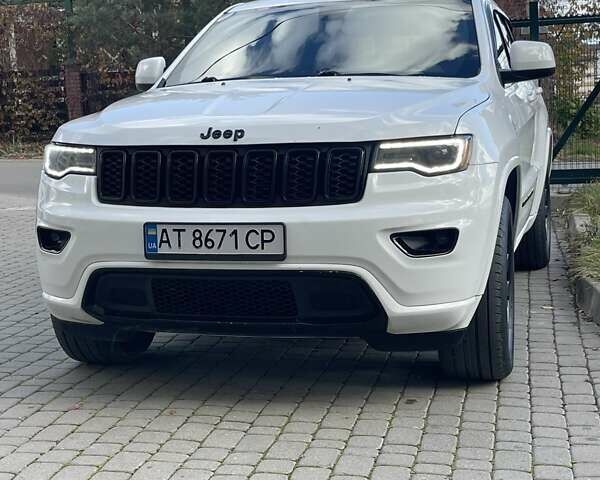 Білий Джип Grand Cherokee, об'ємом двигуна 3.6 л та пробігом 103 тис. км за 26900 $, фото 2 на Automoto.ua