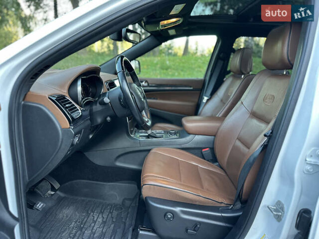 Білий Джип Grand Cherokee, об'ємом двигуна 5.65 л та пробігом 43 тис. км за 38500 $, фото 27 на Automoto.ua