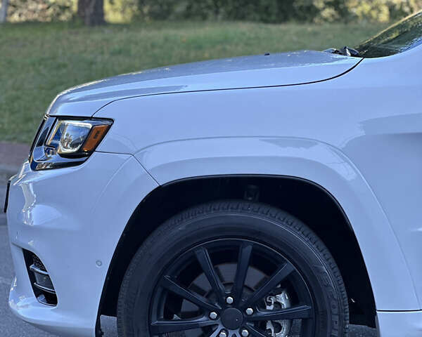 Джип Гранд Чероки 2020 в Киеве на Automoto.ua Белый Джип Гранд Чероки, объемом двигателя 5.7 л и пробегом 43 тыс. км за 35999 $, фото 20 на Automoto.ua