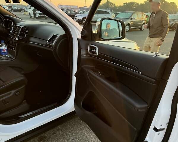 Белый Джип Гранд Чероки, объемом двигателя 3.6 л и пробегом 87 тыс. км за 26000 $, фото 10 на Automoto.ua