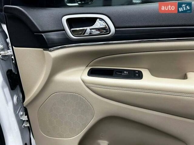 Білий Джип Grand Cherokee, об'ємом двигуна 3.6 л та пробігом 121 тис. км за 25700 $, фото 5 на Automoto.ua