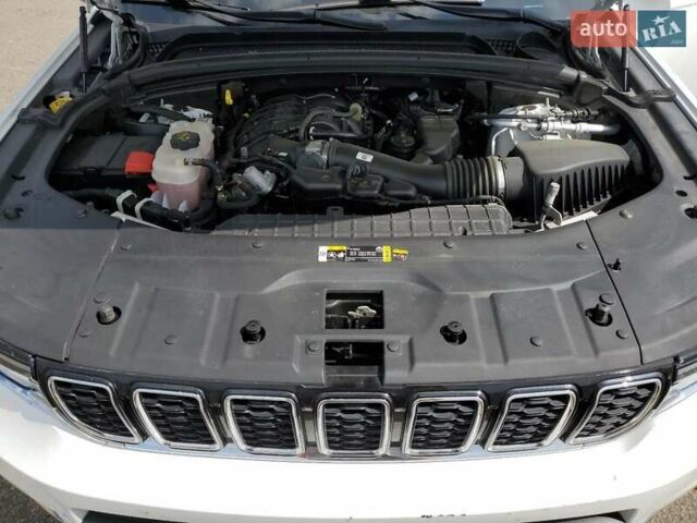 Джип Гранд Чероки 2021 в Киеве на Automoto.ua Белый Джип Гранд Чероки, объемом двигателя 3.6 л и пробегом 74 тыс. км за 12300 $, фото 11 на Automoto.ua