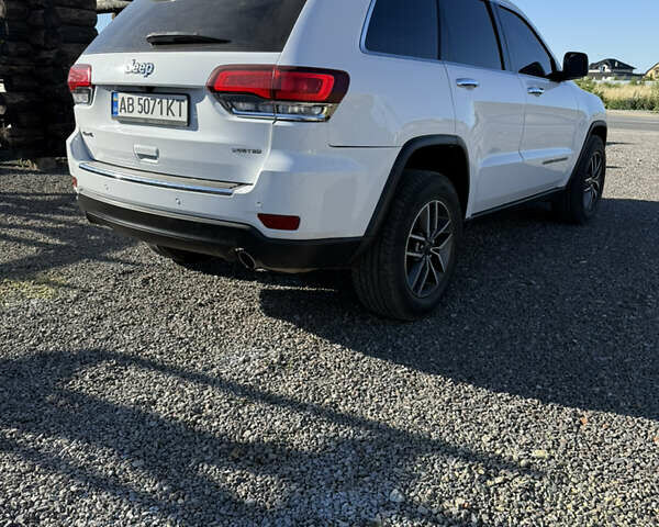 Білий Джип Grand Cherokee, об'ємом двигуна 3.6 л та пробігом 165 тис. км за 22000 $, фото 3 на Automoto.ua