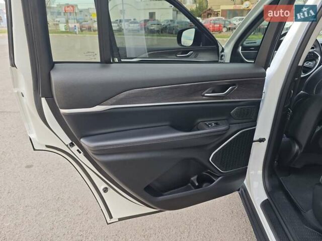 Білий Джип Grand Cherokee, об'ємом двигуна 3.6 л та пробігом 19 тис. км за 37000 $, фото 39 на Automoto.ua