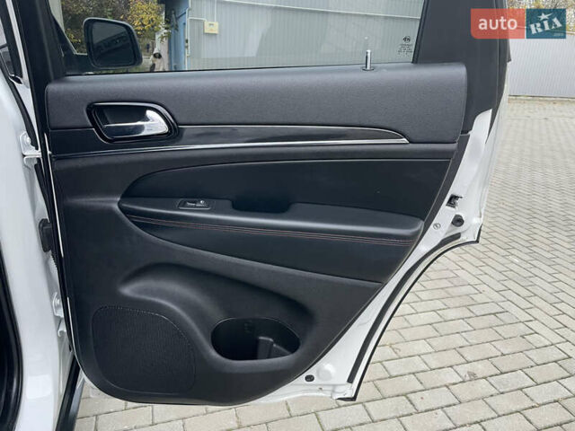 Білий Джип Grand Cherokee, об'ємом двигуна 3.6 л та пробігом 130 тис. км за 29300 $, фото 26 на Automoto.ua