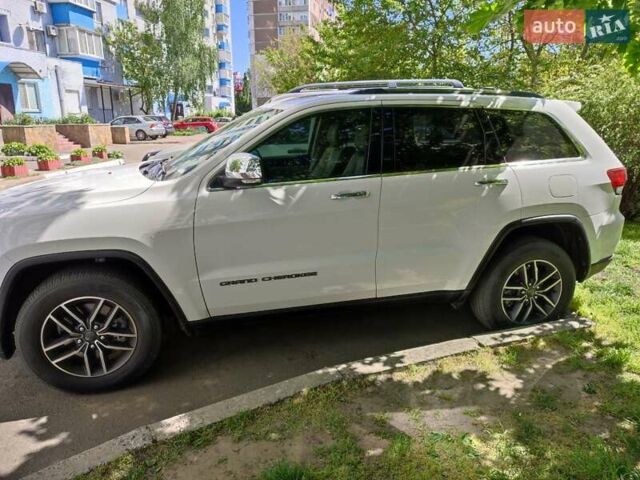Белый Джип Гранд Чероки, объемом двигателя 3.6 л и пробегом 49 тыс. км за 26500 $, фото 2 на Automoto.ua