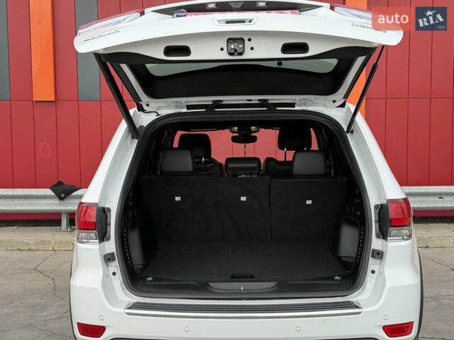 Джип Гранд Чероки 2021 в Киеве на Automoto.ua Белый Джип Гранд Чероки, объемом двигателя 3.6 л и пробегом 61 тыс. км за 25500 $, фото 49 на Automoto.ua