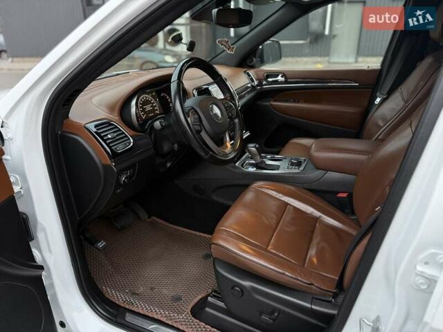 Белый Джип Гранд Чероки, объемом двигателя 2.97 л и пробегом 110 тыс. км за 34000 $, фото 9 на Automoto.ua