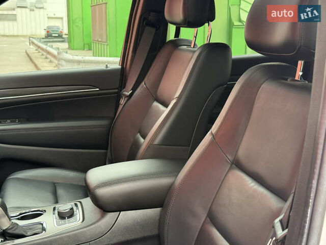 Джип Гранд Чероки 2021 в Киеве на Automoto.ua Белый Джип Гранд Чероки, объемом двигателя 3.6 л и пробегом 61 тыс. км за 25500 $, фото 34 на Automoto.ua