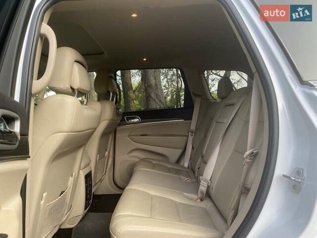 Джип Гранд Чероки 2021 в Харькове на Automoto.ua Белый Джип Гранд Чероки, объемом двигателя 3.6 л и пробегом 92 тыс. км за 27700 $, фото 24 на Automoto.ua