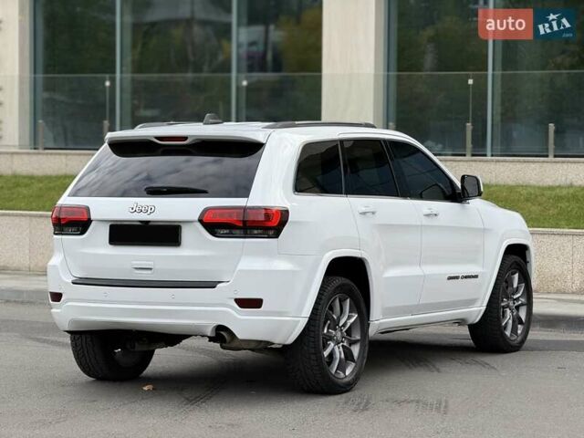 Джип Grand Cherokee 2021 у Дніпро (Дніпропетровську) на Automoto.ua Білий Джип Grand Cherokee, об'ємом двигуна 3.6 л та пробігом 93 тис. км за 26500 $, фото 5 на Automoto.ua