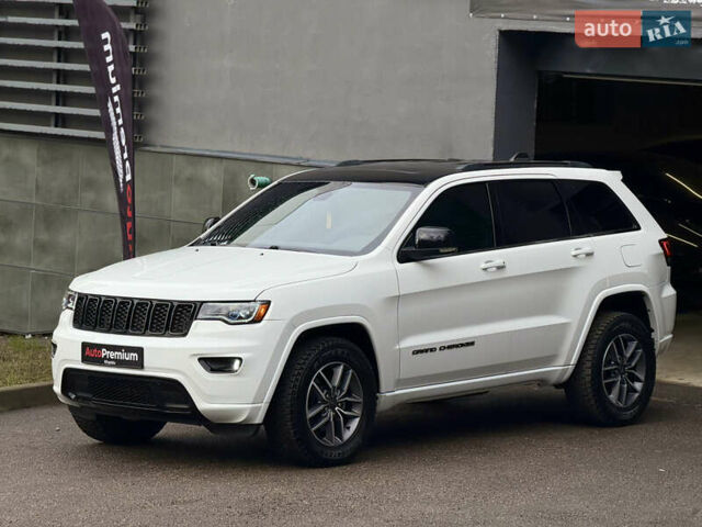 Білий Джип Grand Cherokee, об'ємом двигуна 3.6 л та пробігом 30 тис. км за 31000 $, фото 2 на Automoto.ua