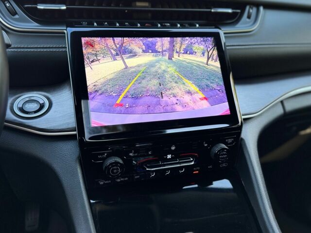 Белый Джип Гранд Чероки, объемом двигателя 3.6 л и пробегом 95 тыс. км за 39500 $, фото 22 на Automoto.ua