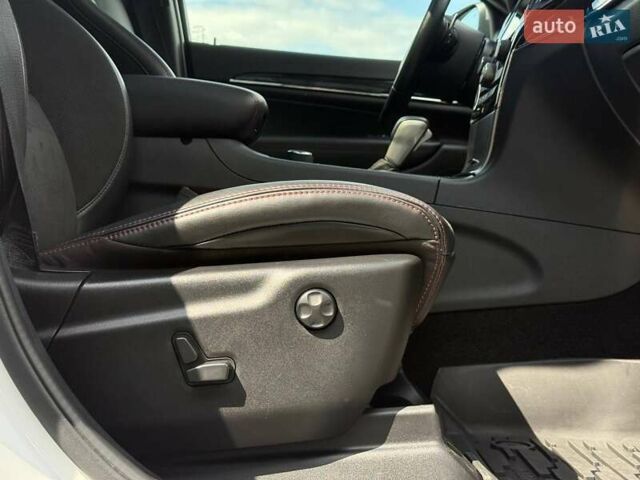 Білий Джип Grand Cherokee, об'ємом двигуна 5.65 л та пробігом 4 тис. км за 39898 $, фото 53 на Automoto.ua