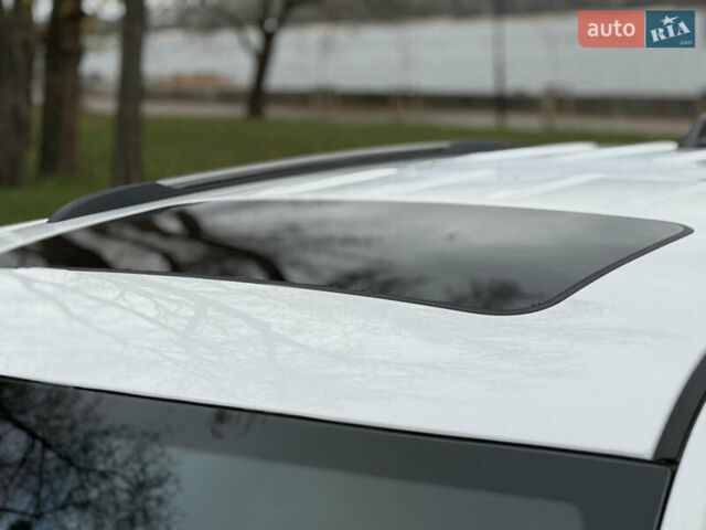 Белый Джип Гранд Чероки, объемом двигателя 3.6 л и пробегом 61 тыс. км за 24900 $, фото 25 на Automoto.ua