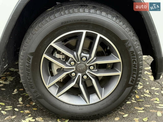 Белый Джип Гранд Чероки, объемом двигателя 3.6 л и пробегом 61 тыс. км за 24900 $, фото 13 на Automoto.ua