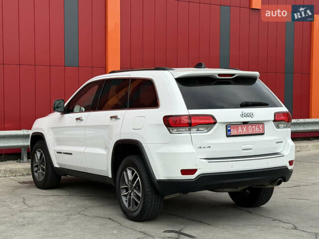 Джип Гранд Чероки 2021 в Киеве на Automoto.ua Белый Джип Гранд Чероки, объемом двигателя 3.6 л и пробегом 61 тыс. км за 25500 $, фото 20 на Automoto.ua
